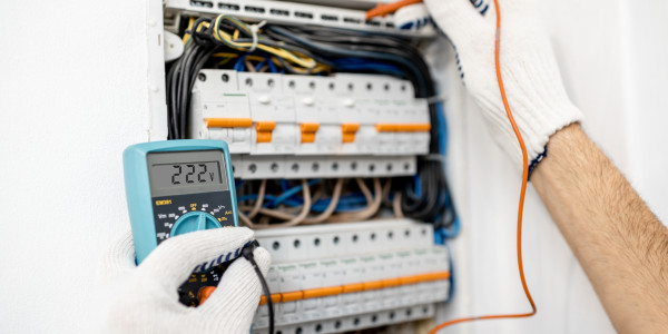 Electricistas Industriales · Instaladores Alta / Baja Tensión Mas de las Matas · Diagnóstico y reparación de motores eléctricos y generadores